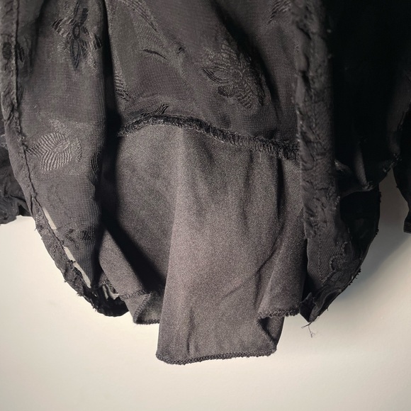 Black Lace Crop Blouse - Picture 5 of 5